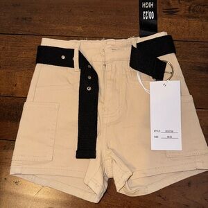New Blue Savvy Girls Tan Shorts
- XS